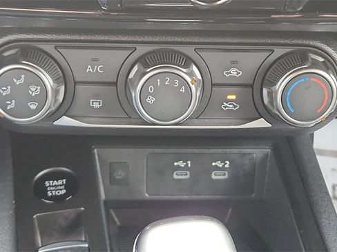 Used 2025 Nissan Kicks SV image 22