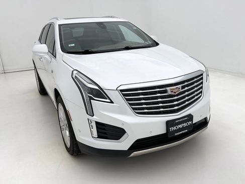 Used 2018 Cadillac XT5 Platinum w/ Driver Assist Package image 3