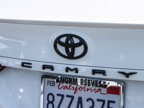 Used 2022 Toyota Camry SE image 12