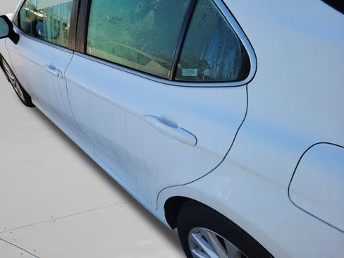 Used 2019 Toyota Camry LE image 23