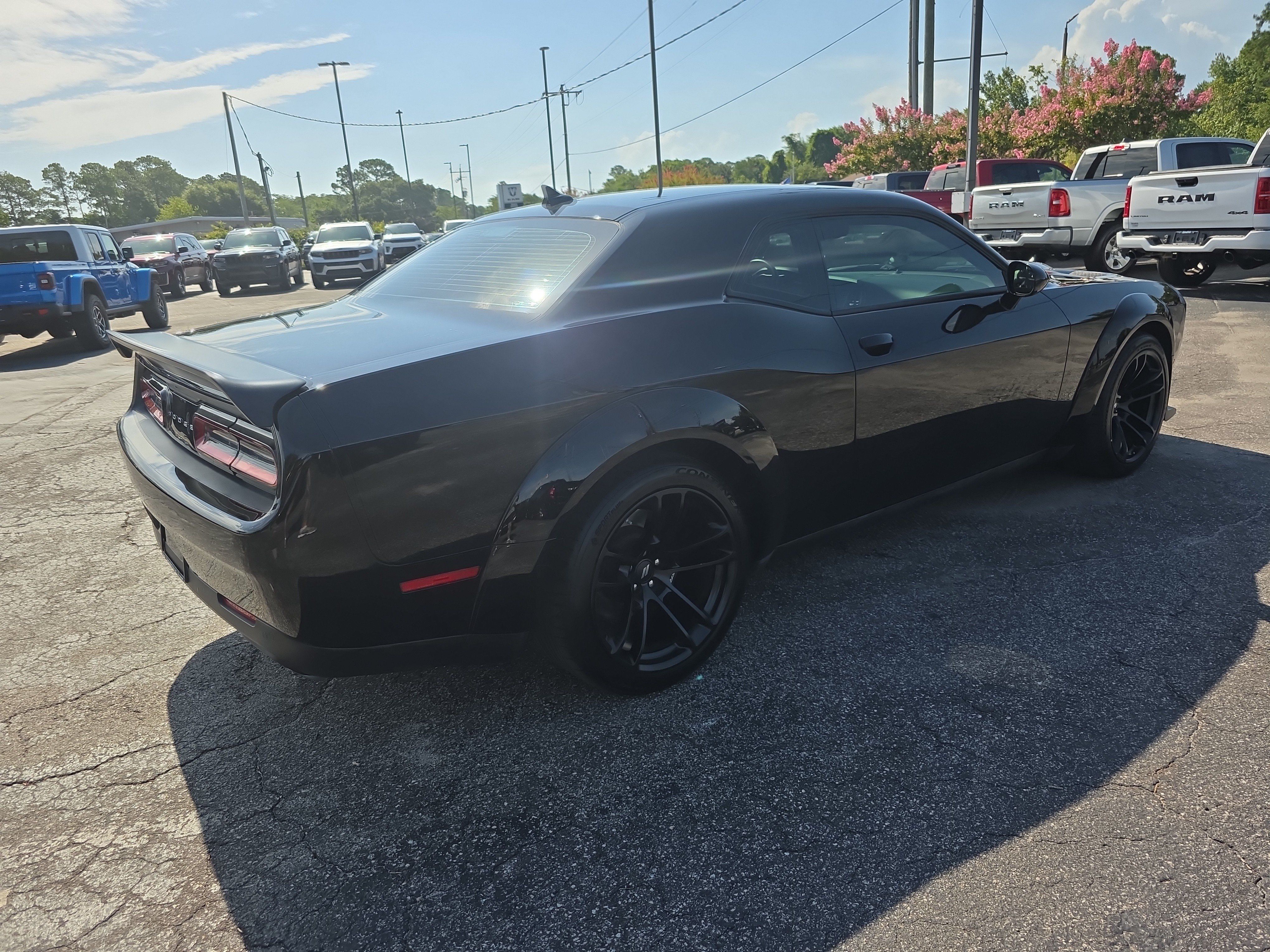 Used 2023 Dodge Challenger R/T Scat Pack RWD image 9