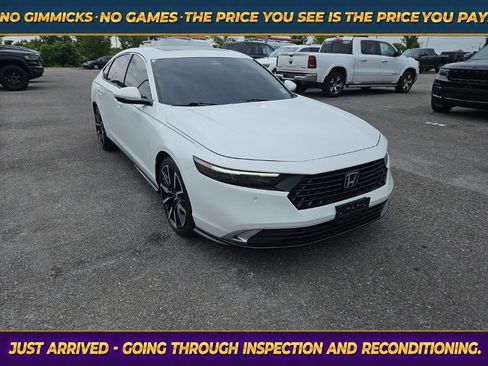 Used 2023 Honda Accord Touring image 1