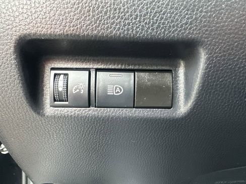 Certified 2021 Toyota RAV4 LE w/ Carpet Mat Package (TMS) image 31