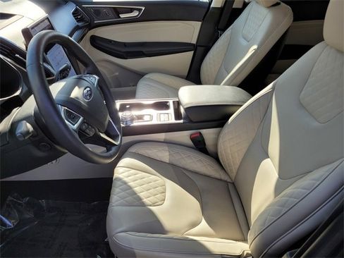 Used 2024 Ford Edge Titanium w/ Equipment Group 301A image 18