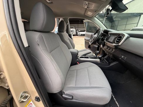 Used 2019 Toyota Tacoma SR5 image 17