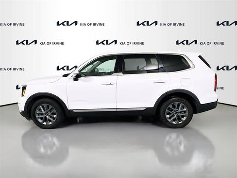Used 2023 Kia Telluride LX image 4