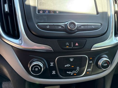 Used 2023 Chevrolet Equinox LS w/ LS Convenience Package AWD/4WD image 12