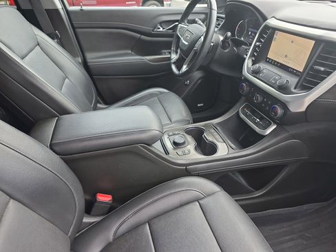 Used 2023 GMC Acadia SLT w/ Preferred Package FWD image 12