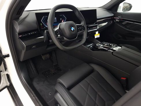 Certified 2025 BMW 530i xDrive image 12