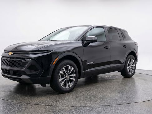 Used 2025 Chevrolet Equinox LT FWD image 3