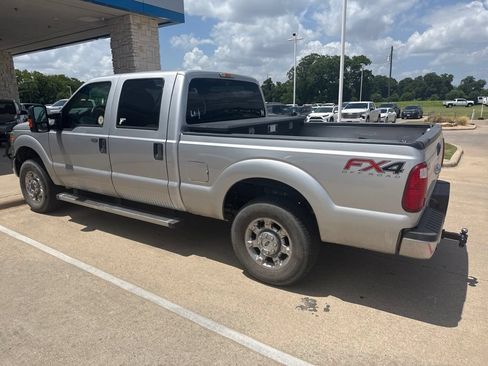 Used 2016 Ford F250 XLT w/ XLT Premium Package AWD/4WD image 2