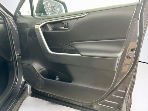 Used 2025 Toyota RAV4 LE AWD/4WD image 30