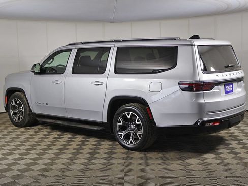 Used 2024 Jeep Wagoneer L Series III w/ Flexible Seating Group AWD/4WD image 14