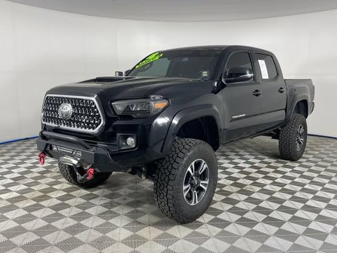 Used 2018 Toyota Tacoma TRD Sport w/ Technology Package AWD/4WD image 1