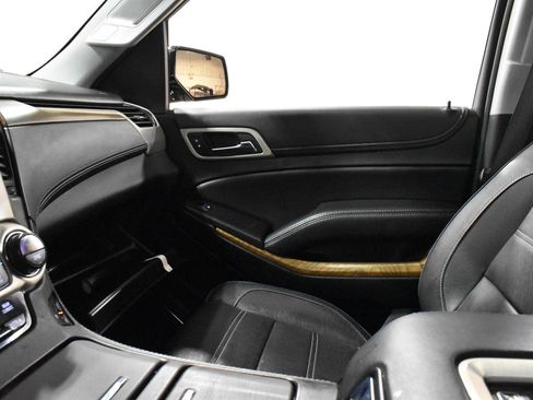 Used 2020 GMC Yukon XL Denali w/ Denali Ultimate Black Edition image 22