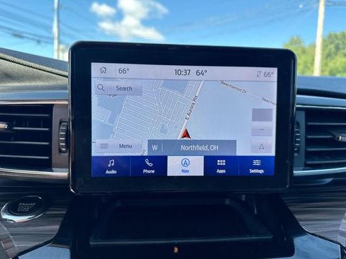 Used 2023 Ford Explorer Limited w/ Equipment Group 301A AWD/4WD image 17