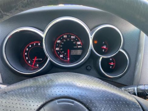 Used 2008 Pontiac Vibe w/ Preferred Package FWD image 12