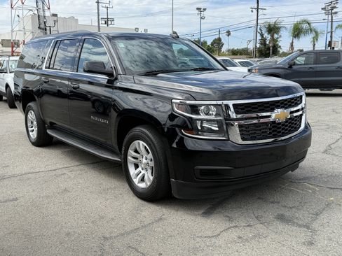 Used 2020 Chevrolet Suburban LT image 4