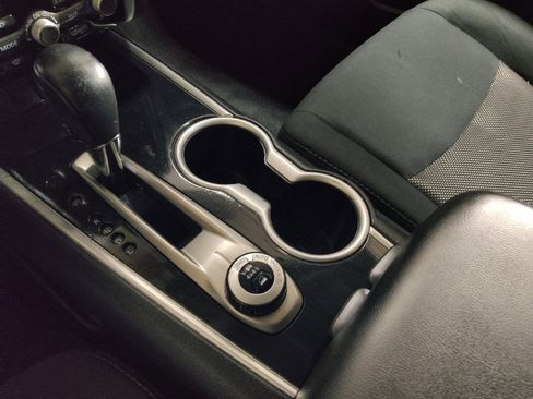 Used 2019 Nissan Pathfinder SV image 26