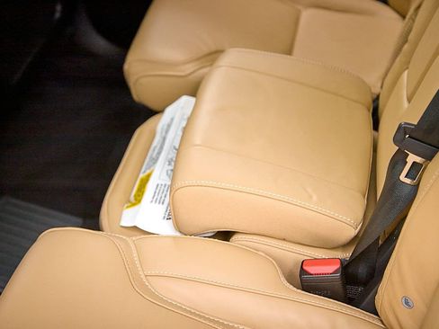 Certified 2024 Volvo XC90 T8 Ultimate w/ Protection Package image 22