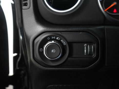 Used 2023 Jeep Wrangler Unlimited Sahara w/ Cold Weather Group AWD/4WD image 23