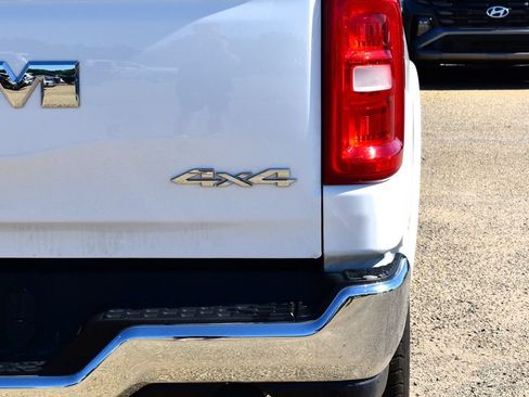 Used 2025 RAM 1500 Laramie AWD/4WD image 13