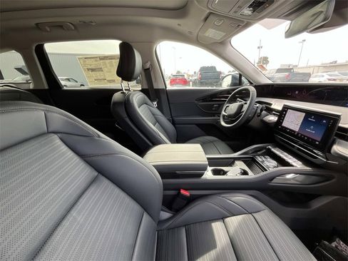 New 2026 Lincoln Nautilus Reserve w/ Jet Appearance Package image 18