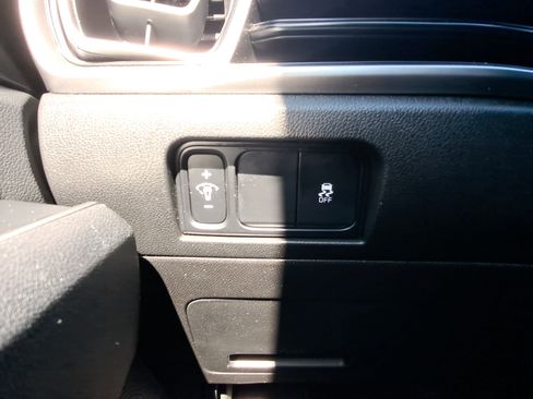 Used 2024 Kia Sorento S image 26