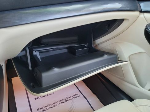 Used 2022 Nissan Maxima Platinum w/ Sport Mat Group FWD image 13