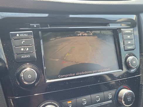 Used 2020 Nissan Rogue S FWD image 27