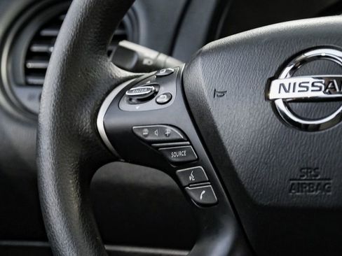 Used 2020 Nissan Pathfinder S image 16