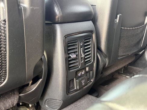 Used 2019 Jeep Grand Cherokee Limited X image 38