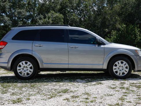 Used 2020 Dodge Journey SE FWD image 11