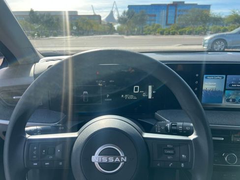 Used 2025 Nissan Kicks SV image 40