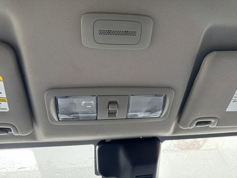 Used 2025 Nissan Frontier S image 21