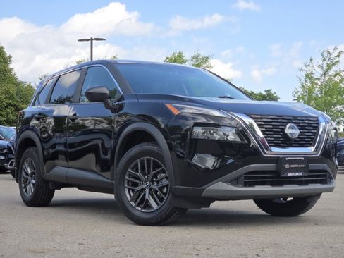 Used 2023 Nissan Rogue S AWD/4WD image 2