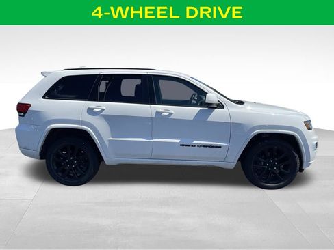 Used 2021 Jeep Grand Cherokee Laredo X AWD/4WD image 6