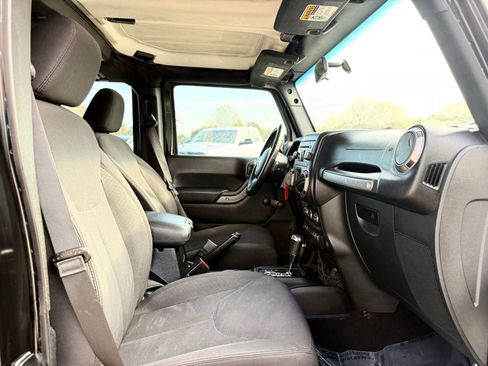 Used 2015 Jeep Wrangler Unlimited Sport w/ Connectivity Group image 36