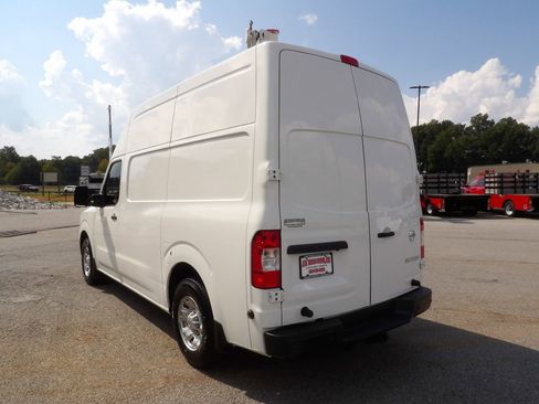 Used 2021 Nissan NV 2500 SV image 5