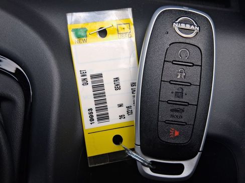 New 2026 Nissan Sentra SR w/ SR Premium Package FWD image 37