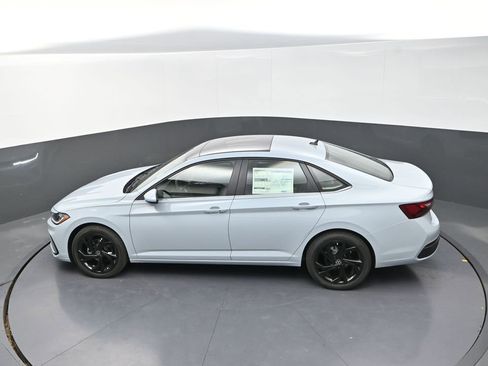 New 2026 Volkswagen Jetta SE FWD image 15