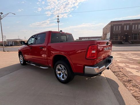 Used 2025 RAM 1500 Big Horn AWD/4WD image 3