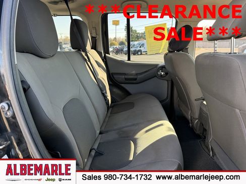 Used 2015 Nissan Xterra S image 32
