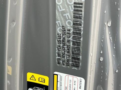 Used 2021 Jeep Wrangler Unlimited Sahara image 35