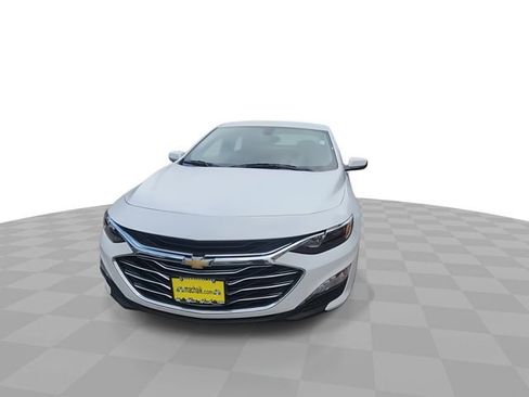 Certified 2022 Chevrolet Malibu LT image 3