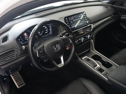 Used 2018 Honda Accord Sport image 3