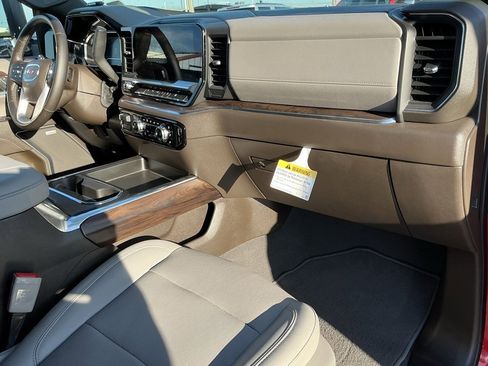 Used 2024 GMC Sierra 3500 SLT w/ SLT Convenience Package image 34