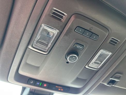 Used 2022 Chevrolet Tahoe Z71 AWD/4WD image 46