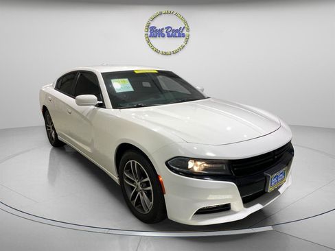 Used 2019 Dodge Charger SXT AWD/4WD image 6
