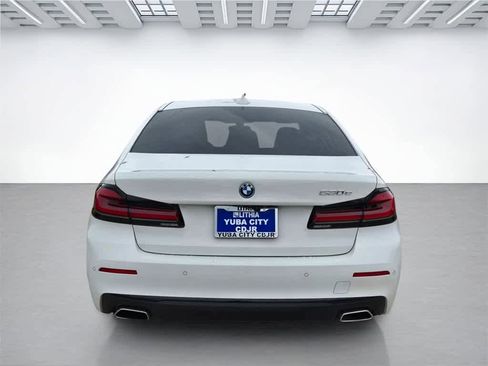 Used 2022 BMW 530e w/ Premium Package image 5